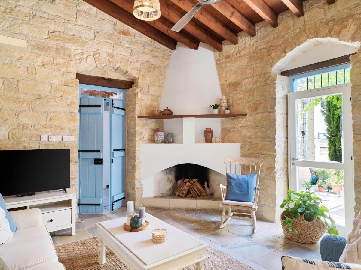 Villa Avgoustis Pachna المظهر الخارجي الصورة